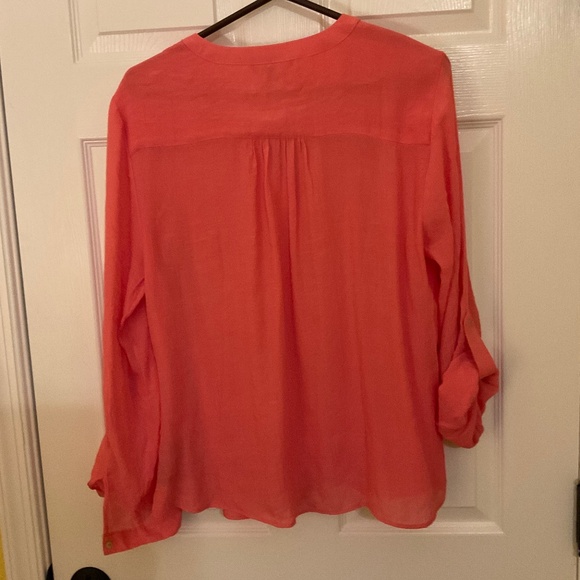 LADIES TIE FRONT BLOUSE.  EXCELLENT CONDITION!  XL. PRETTY CORAL COLOR. COMFY! - Picture 6 of 10